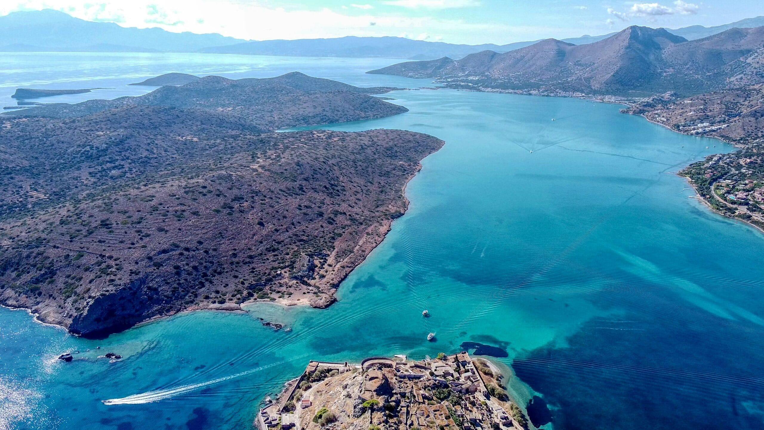 How to Save Money on a Week-long Holiday to the Greek Islands with Kids
