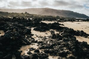 best-time-visit-lanzarote-volcanic-landscape-pexels-37000075