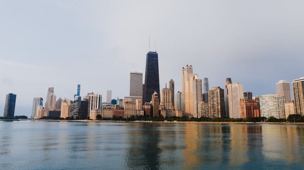 chicago-on-a-budget-skyline-waterfront-pexels-26821665