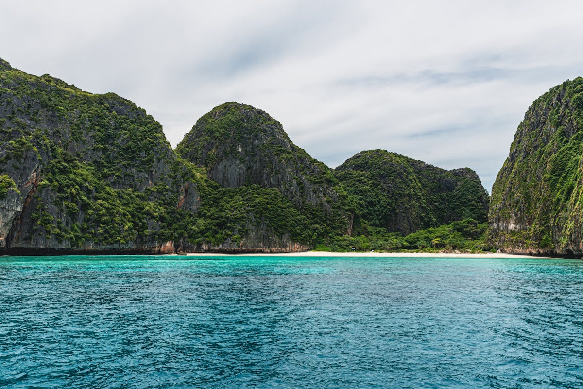 Krabi limestone cliffs and turquoise sea, Thailand