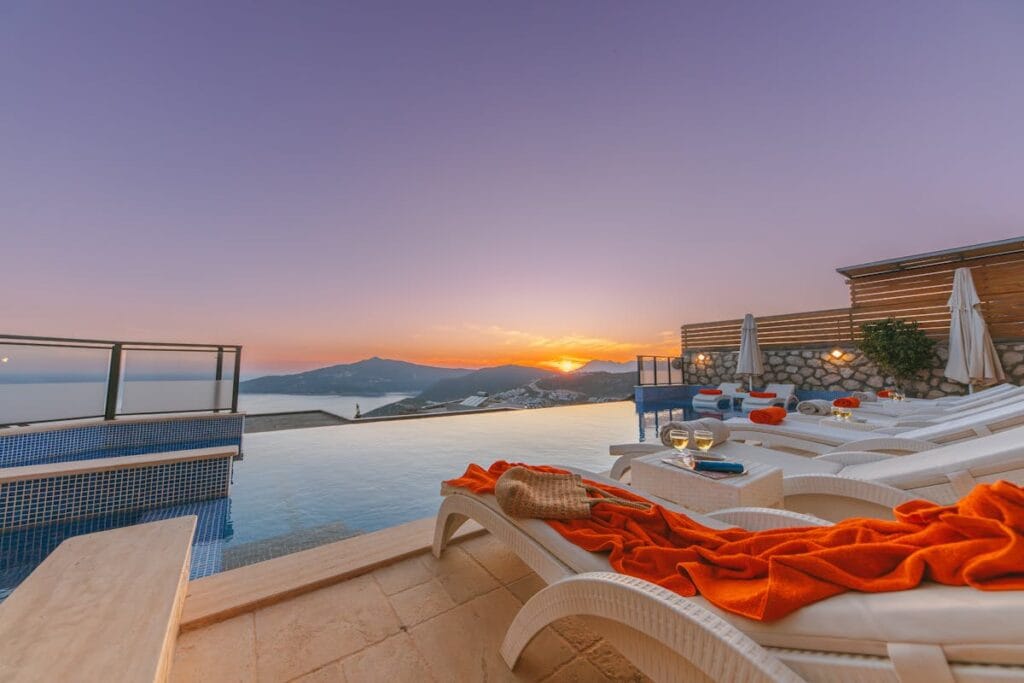 tui-sale-dates-resort-pool-sunset-pexels-24807132