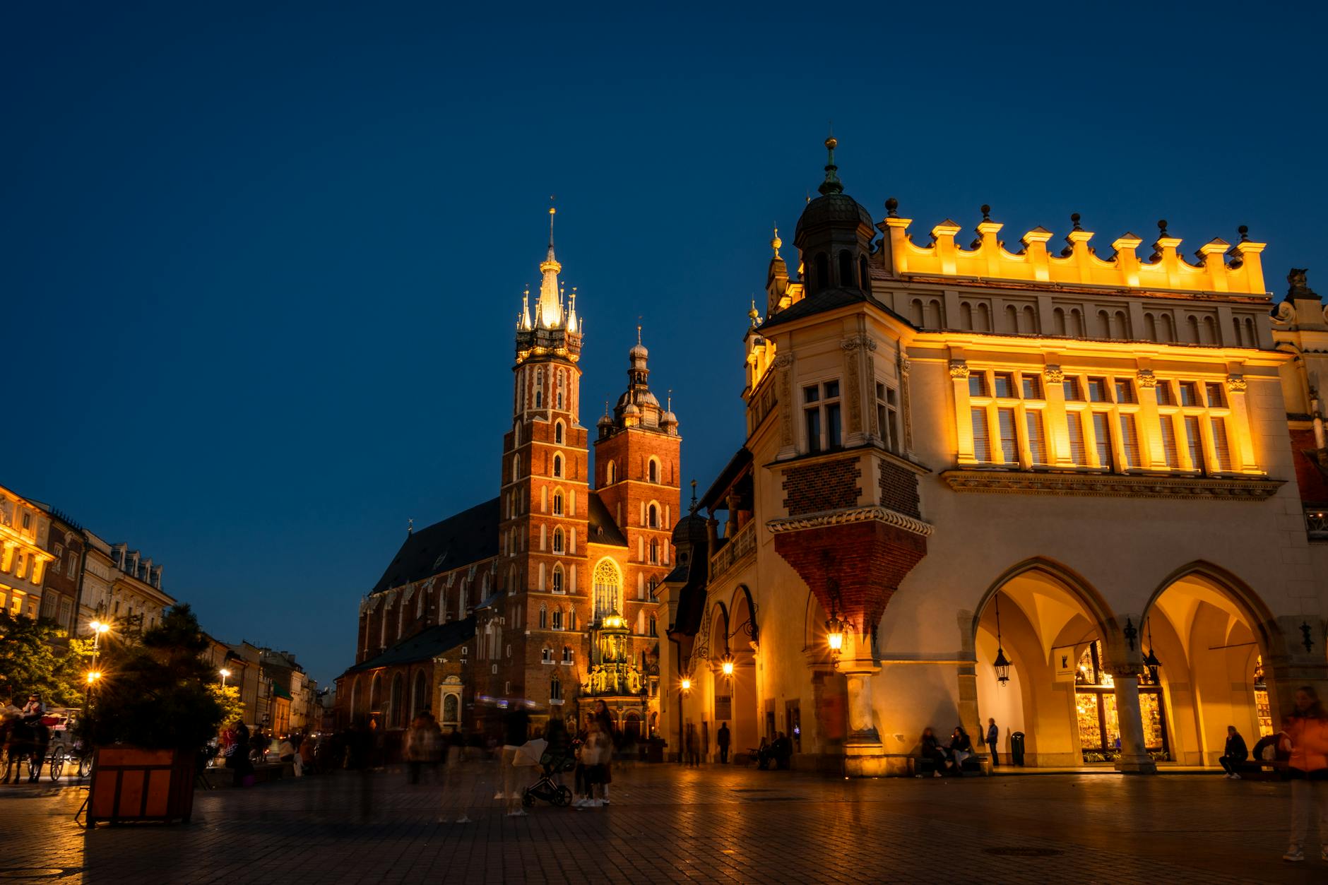 night view of st mary s basilica in krakow
