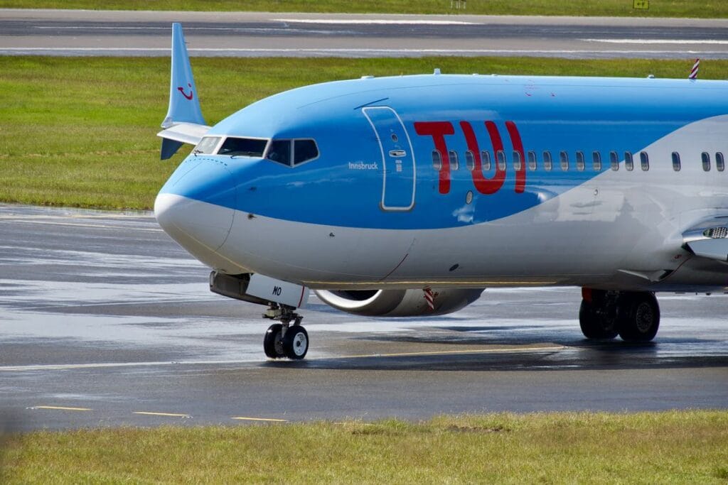 When does TUI release holidays - TUI aircraft on the runway ready for taxiing