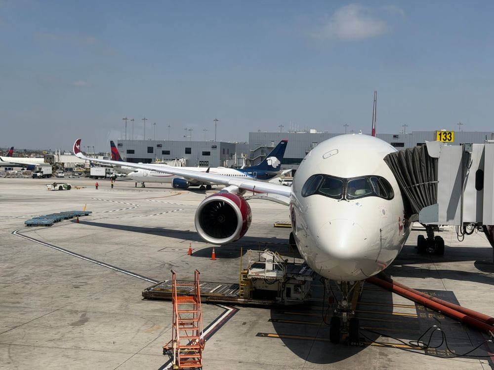 Virgin Atlantic WiFi — A350 aircraft with Starlink satellite internet at LAX