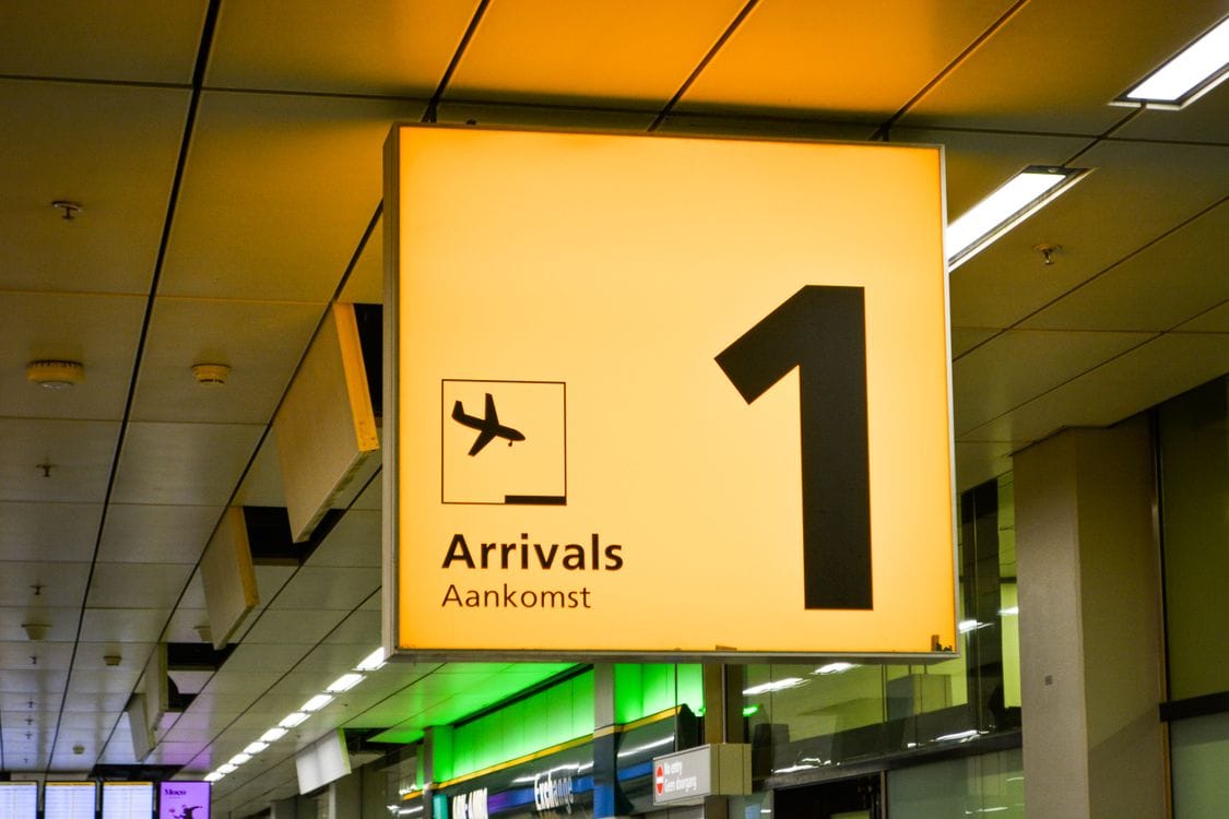 US airport arrivals hall, the immigration queue Global Entry UK members skip