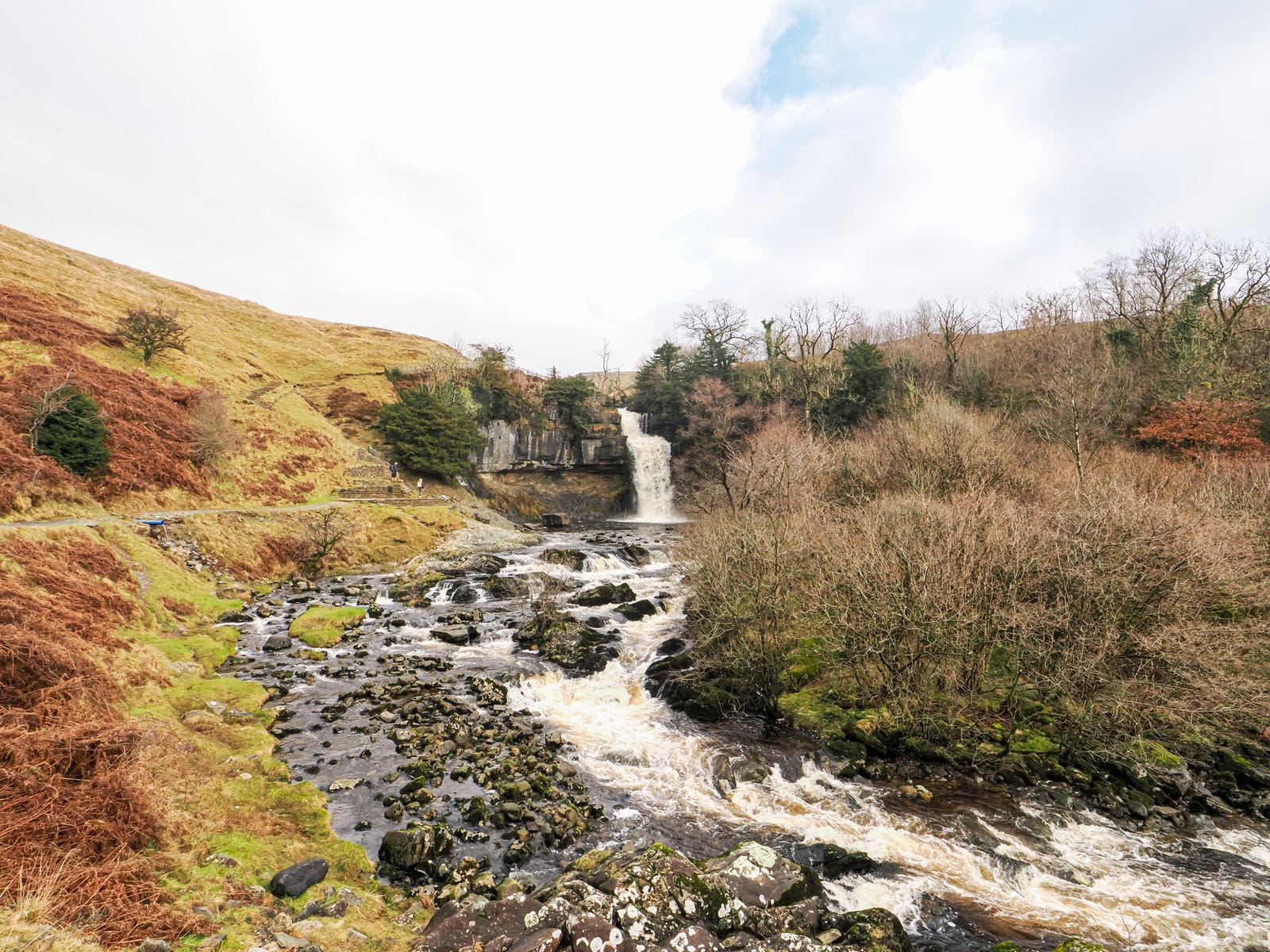 Hebden Bridge holiday guide: a wooded Pennine stream typical of Hardcastle Crags near Hebden Bridge