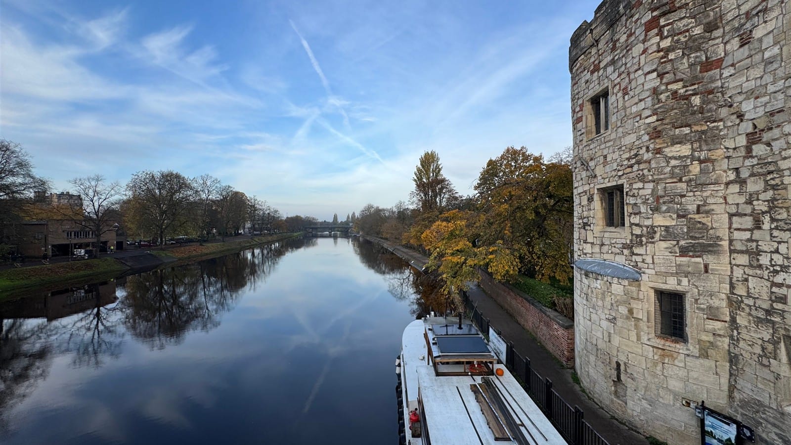 River Ouse and historic buildings in York