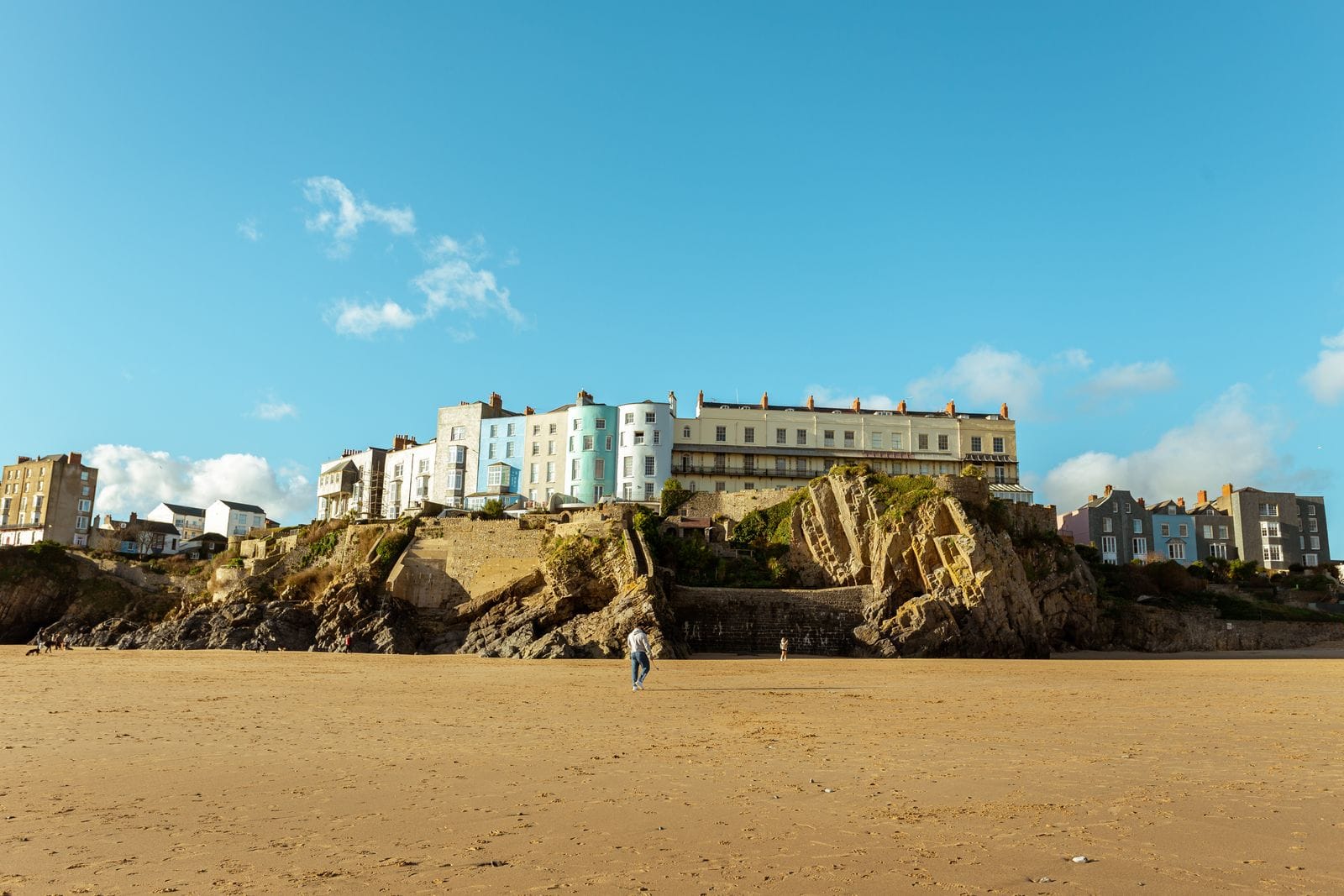 Pastel Georgian houses above Tenby harbour, Pembrokeshire