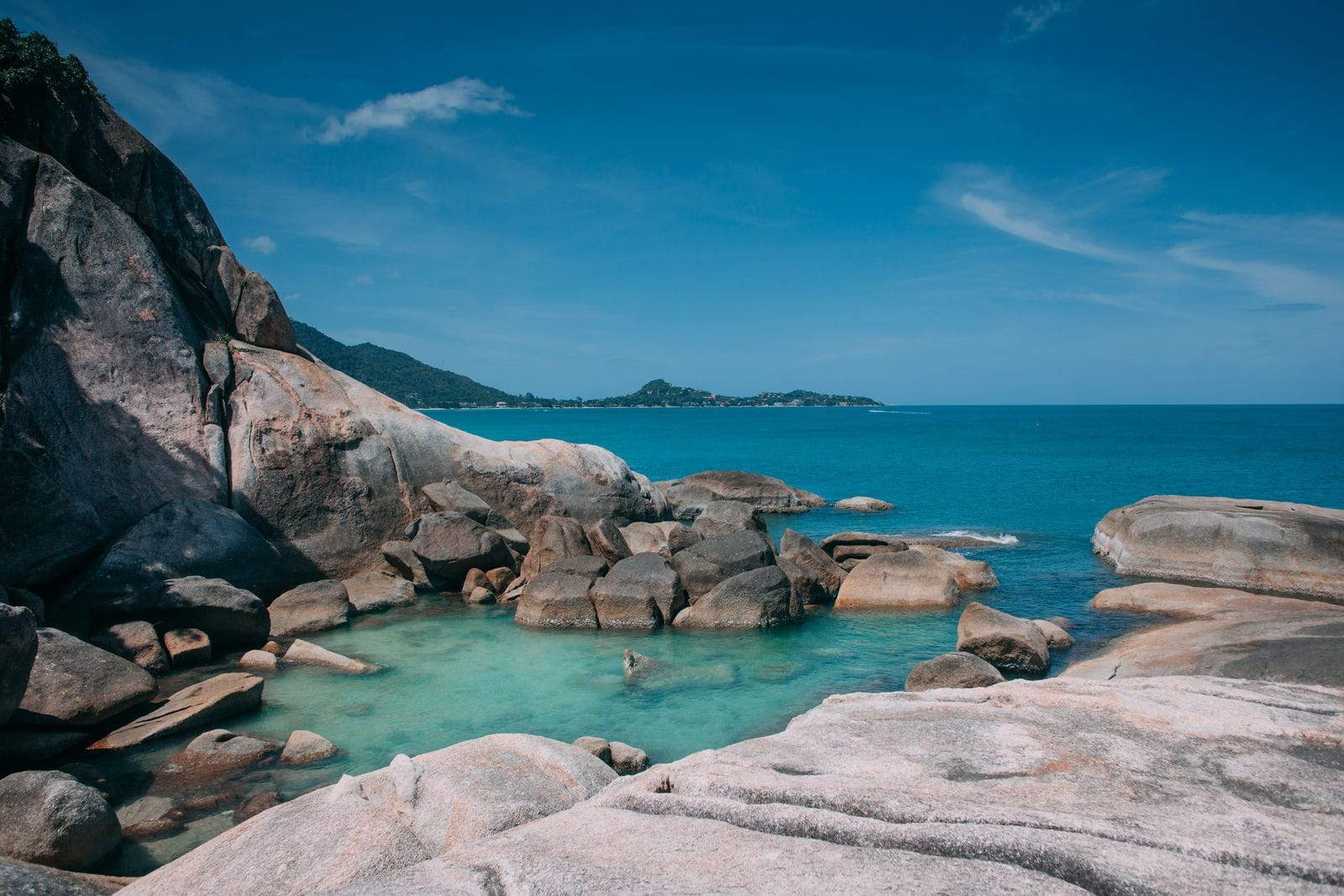 Rocky lagoon and turquoise water on Koh Samui, Thailand