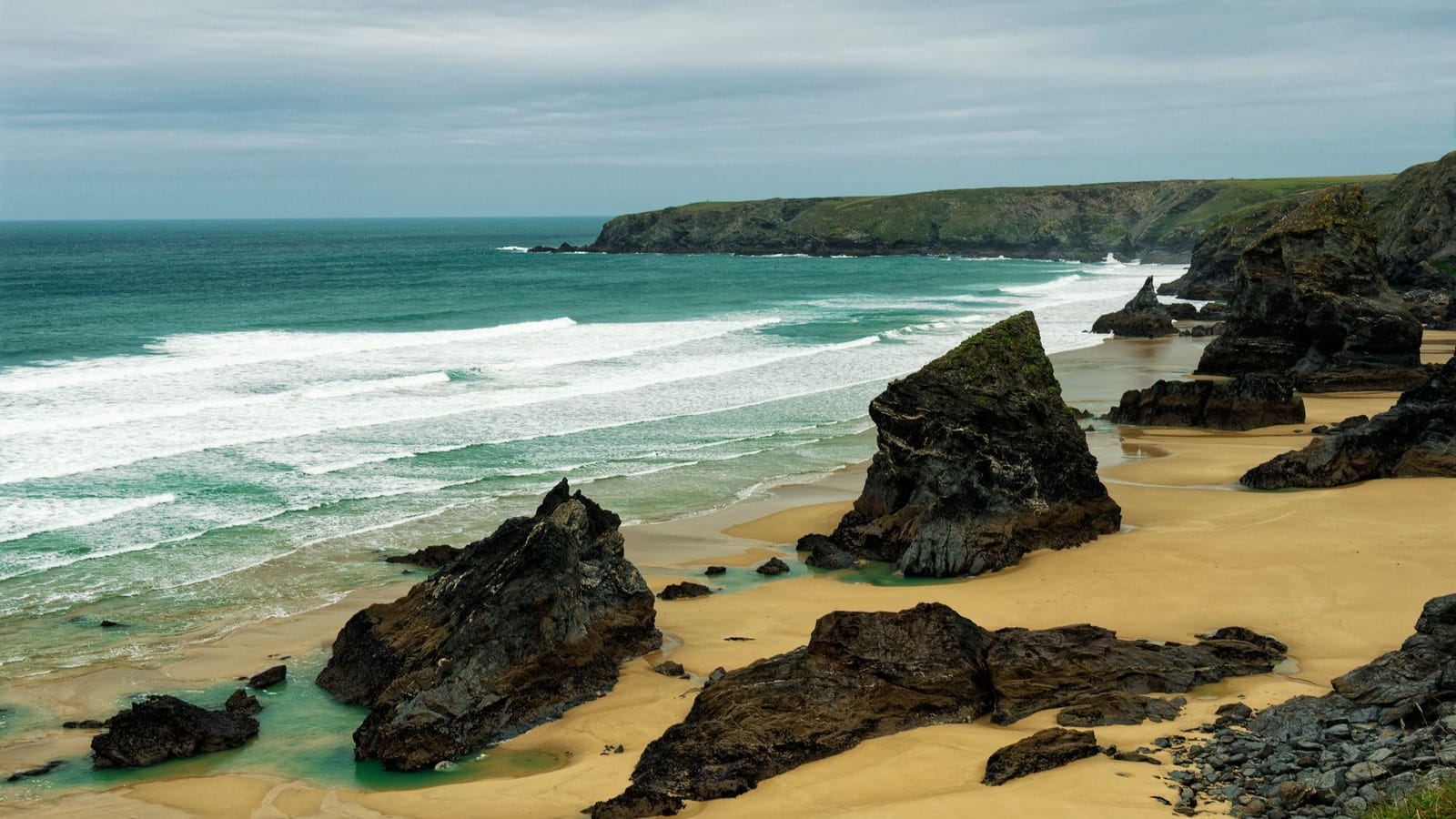 Bedruthan Steps coastline in Cornwall